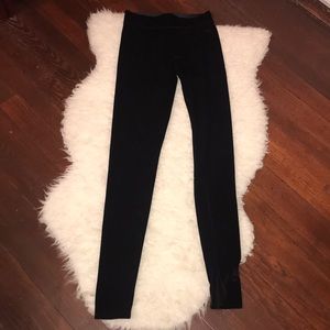 Pink vs velvet pants 🔴